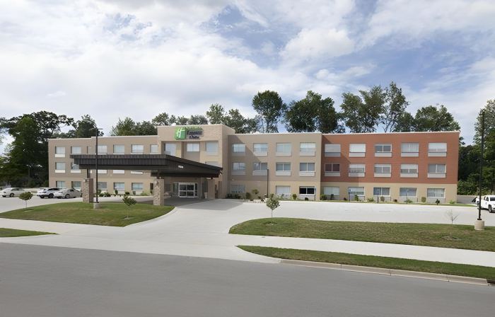 Holiday Inn Express & Suites AUBURN by IHG