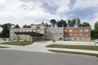 Holiday Inn Express & Suites Auburn Hotel dekat Eckhart Park