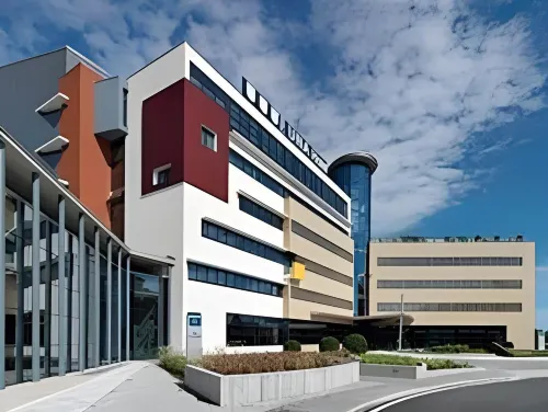 Rmh Modena des Arts Hotels in Magreta