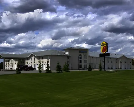 Super 8 by Wyndham Three Hills AB Hotels in Three Hills