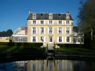 Chambres d'Hôtes Château de Damigny Hotels in Audrieu