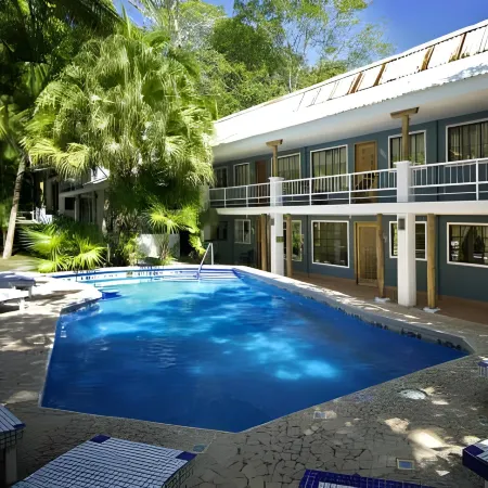 Oceanfront Hotel Verde Mar Direct Access to the Beach