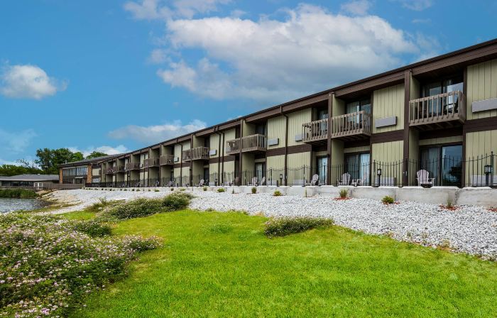 Best Western Indian Oak