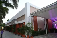 Hotel Palms Residency