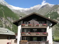 Bergdohle Hotels in Randa