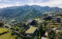 The Upper Clift Resort & Cafe Hotel dekat Bon Jovi - Fedara - Jonggol