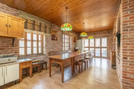 Hoengseong Lake Pension Отели рядом с достопримечательностью «Hoengseong Theme Land»