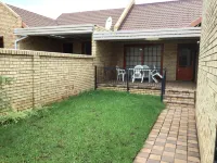 Cozy 2Br 2Br Townhouse Netflix Private Parking Great Location!