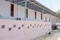 Wisma Radya Syariah RedPartner Hotels in Ciantra