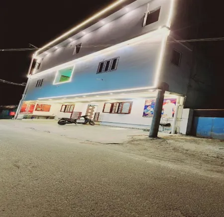 Minnal Residency Thirunallar Отели в г. Карайкал