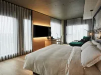 Le Germain Hotel Ottawa Hotels near Lansdowne Park