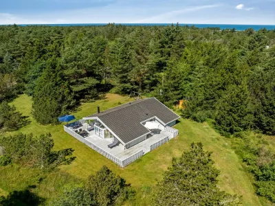 "Imka" - 900m from the Sea Hotels near Tudsehavet