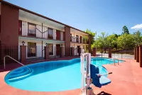 Days Inn by Wyndham Helen - Swimmingpools