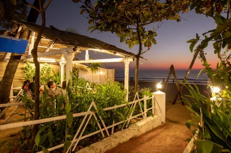 Sunset Cafe Beach Stay