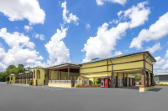 Days Inn by Wyndham Waycross