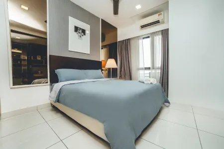 1Tebrau Laconic Lux Suite 1BR nr Columbia Hospital by Our Stay Отели рядом с достопримечательностью «Figure Museum Johor»