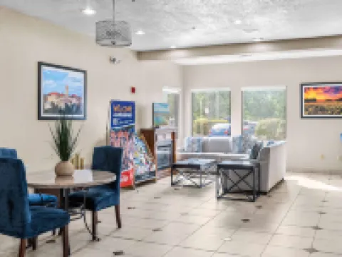 Baymont by Wyndham Lawrence Hotels in Lawrence