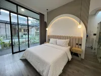 Villa Istana Bunga Amethyst V-89 5 Bedroom With Private Pool and Karaoke Set Hotels in Jambudipa