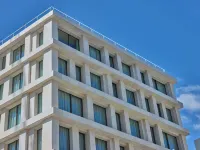 DUO Hotel Lisbon, Curio Collection by Hilton Hotels near Bica Elevator