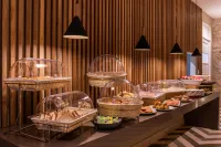 Oz Hotel Luxury - พร้อมอาหารเช้า
