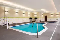 Fairfield Inn & Suites Akron Fairlawn - Uima-altaat