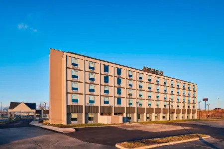 Four Points by Sheraton Cleveland-Eastlake Отели в г. Уиллоуик