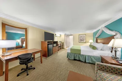 Best Western Harbour Inn  Suites Hotels near Red Car Museum