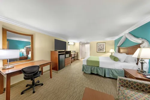 Best Western Harbour Inn  Suites Hotels in Seal Beach