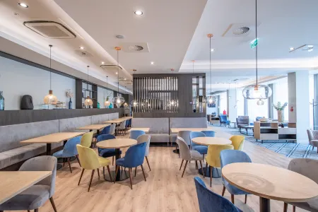Hampton by Hilton Oswiecim Отели рядом со станцией Oświęcim