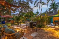 Salty Lime Villa 2 - River view w/ pool on riverwalk, near beaches, pet friendly