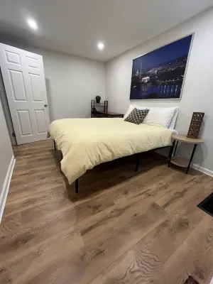 Spacious and bright 1bd English basement near Capitol w/free street parking Hotel a 