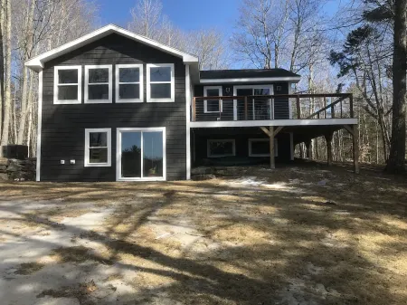 “Otter Getaway”Cozy Damariscotta Lake Year Round Cottage