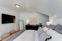 ENTIRE UNIT: Charming 1BR Midtown Oasis - Walk to Dining, Parks, and More
