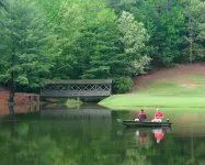 Big Canoe內豪華浪漫情侶度假木屋，配有熱水浴缸！