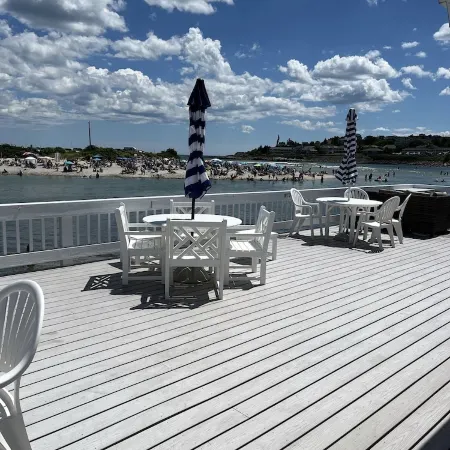 Waterfront Condo 1BR/1BA overlooking Ogunquit Beach very close to beach and town