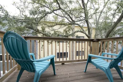 Best LOCATION!! Adjacent to King and Prince Resort!! Sleeps 6-8 Hôtels à proximité de : Seaside Golf Course