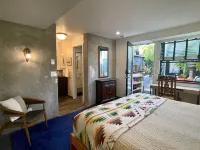 Private Greenhouse Suite for 1 or 2 Guests 더 메이즈 앳 더 펌프킨 패치 주변 호텔
