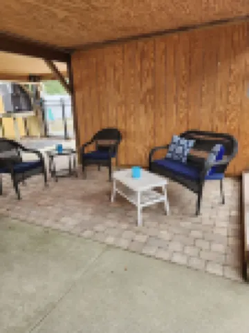 Sea Swept Cottage is a great beach cottage close to the beach and the sound.