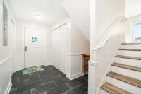 Charming 5-bedroom oceanfront duplex with wonderful views