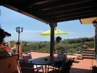 Mascali: "Il casale degli aranci" house / villa  with garden  3 rooms - 2/5 persons Hotels in Mascali