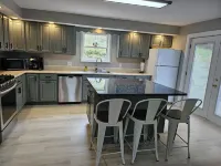 Sleeps 10 home in Thomas. Walk to Purple Fiddle. Close to Davis and Canaan Hotels in Thomas