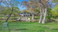 Turtle Creek House, 4 Bedrooms, 5 Bathrooms, only 8 miles south of Kerrville.