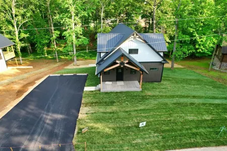 Kickback Cabin at Kentucky Lake