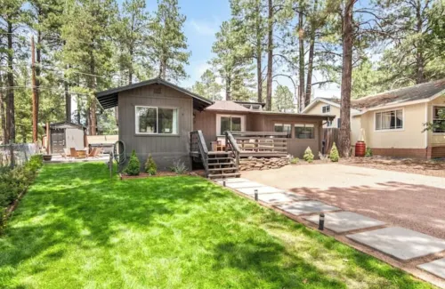 Whispering Pines Cabin w/Hot Tub!