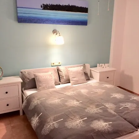 Arrive near the beach & feel good.