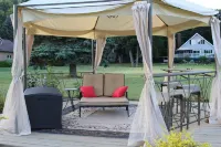 Turtle Cove Lakefront APT.  10 min from MIS, 40 min to Ann Arbor