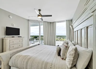New Palms Listing! 2 King Masters~Lagoon Pool~Partial Gulf Views~Updated Unit!