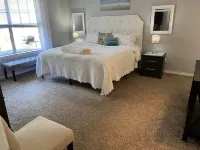 Country Beach House- W/ a new pet friendly pool. Only 5 min to Navarre Beach!!!