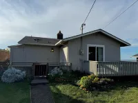 NEW LISTING! Fantasea! Enjoy dramatic crashing waves, fireplace, dog friendly! - WiFi
