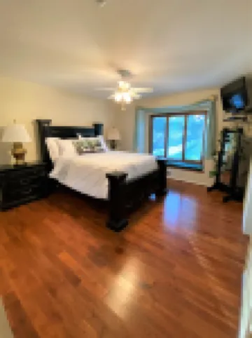 Captivating Flathead Lake Views 6 bd 3.5 bath